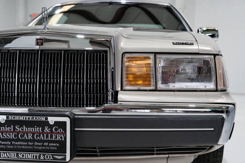 1990 Lincoln Mark VII Bill Blass