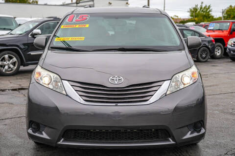 2015 Toyota Sienna LE 8-Passenger