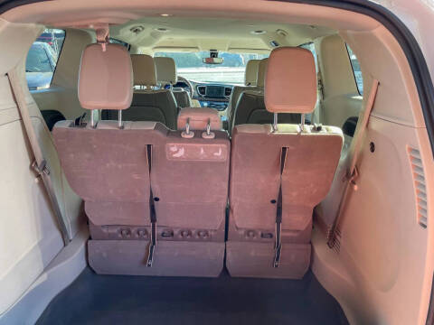 2020 Chrysler Voyager LXi