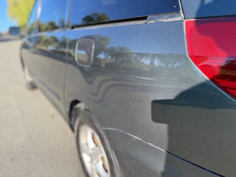 2004 Toyota Sienna LE 8 Passenger