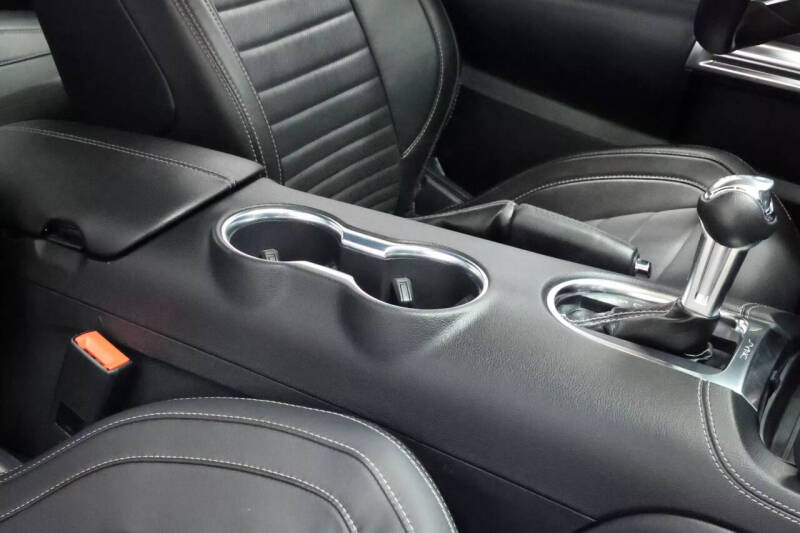 2022 Ford Mustang Mach 1