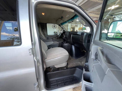 2017 Chevrolet Express LT 3500