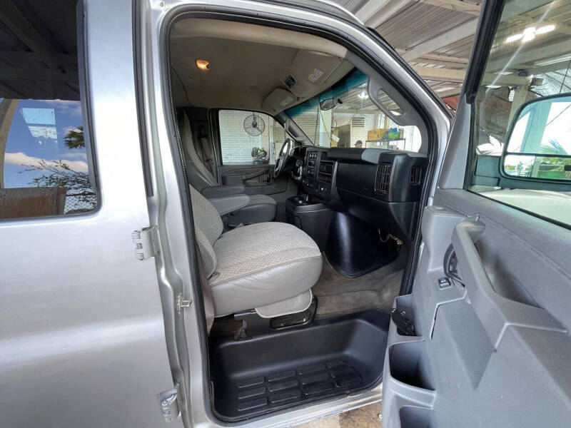 2017 Chevrolet Express LT 3500