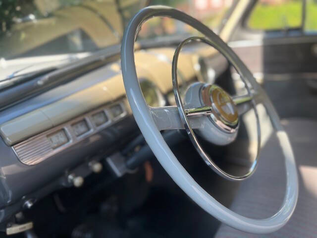 1948 Ford Super Deluxe
