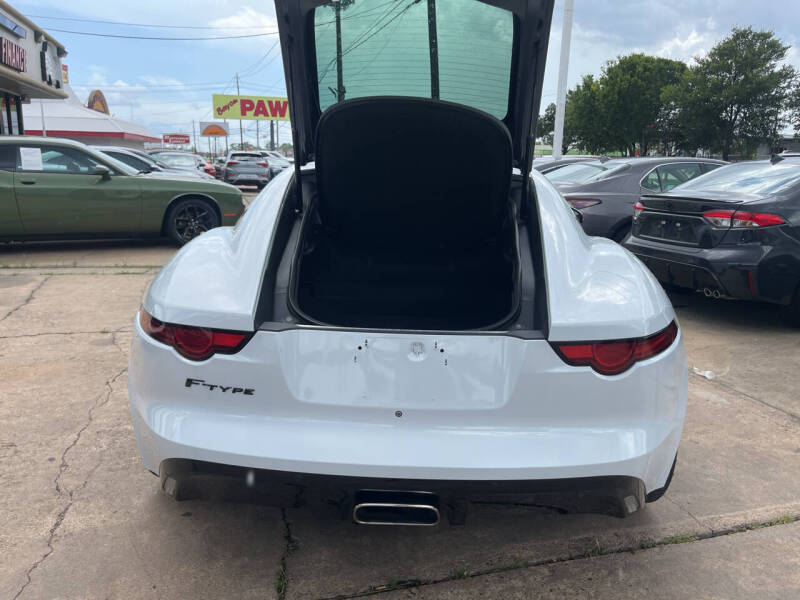 2019 Jaguar F-TYPE P300