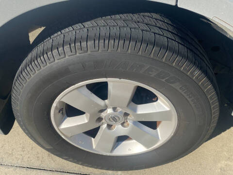 2012 Nissan Pathfinder LE