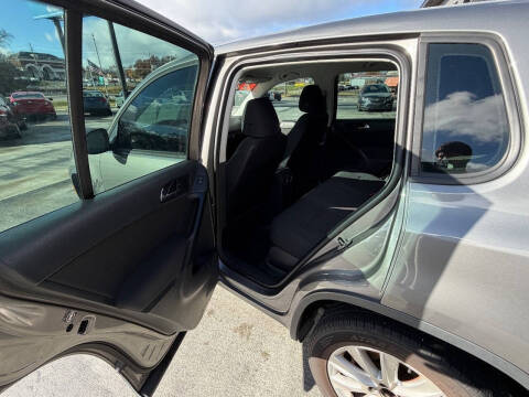 2010 Volkswagen Tiguan SE 4Motion