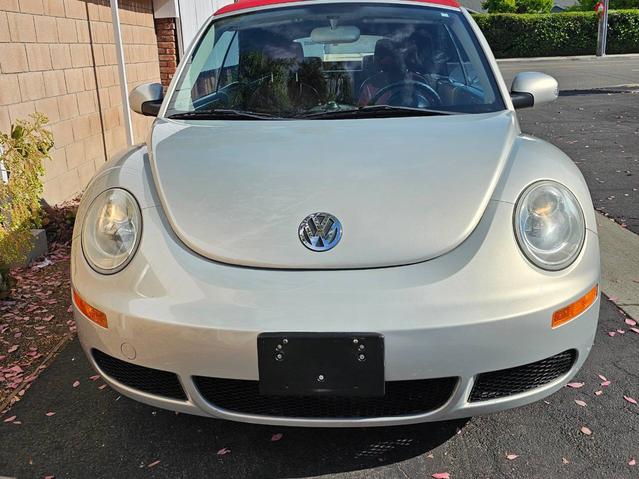 2009 Volkswagen New Beetle Convertible 13