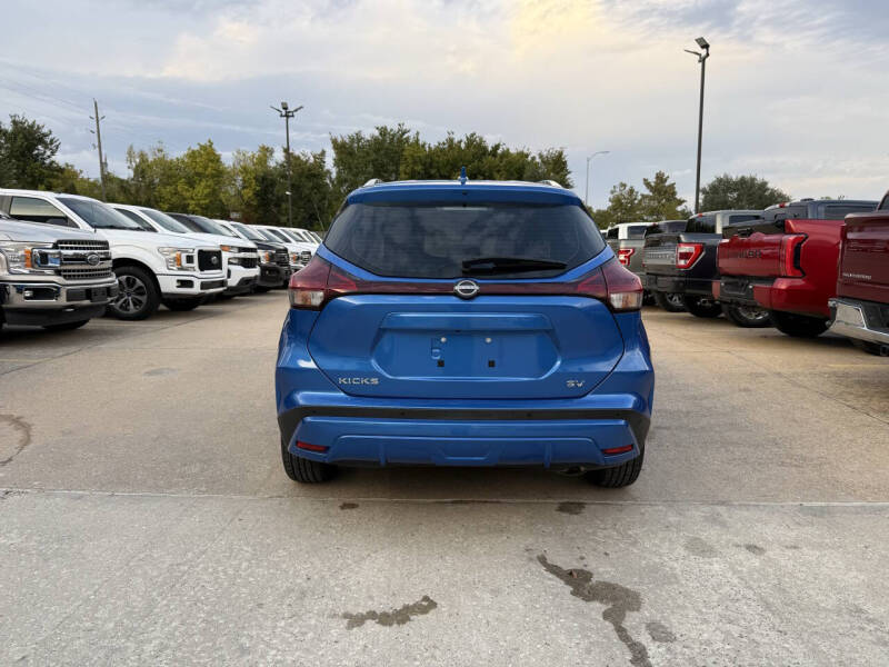 2022 Nissan Kicks SV