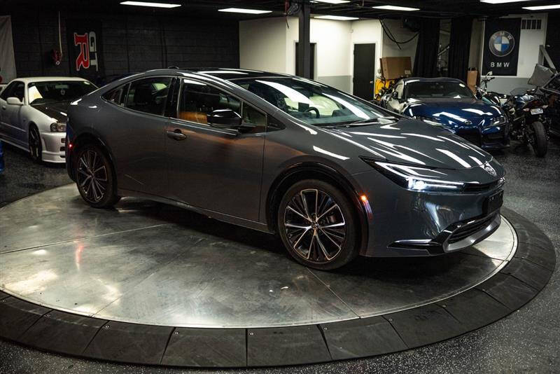 2025 Toyota Prius LE