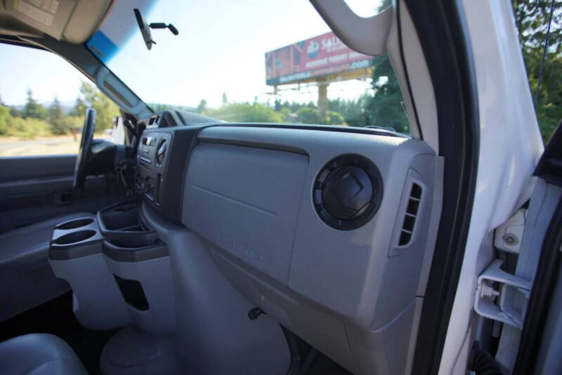 2014 Ford E-Series E-150