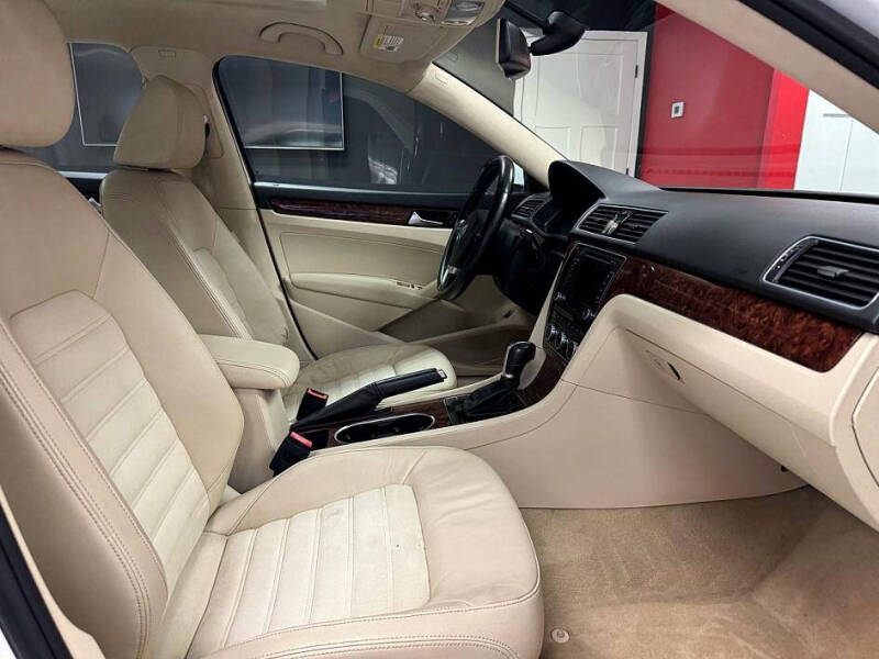 2013 Volkswagen Passat TDI SEL Premium