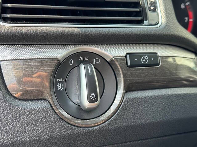 2017 Volkswagen Passat V6 SEL Premium