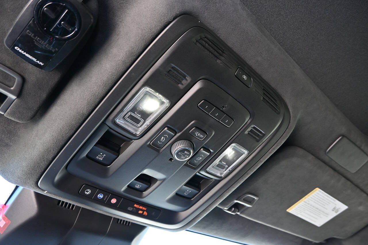 2022 Cadillac Escalade 34