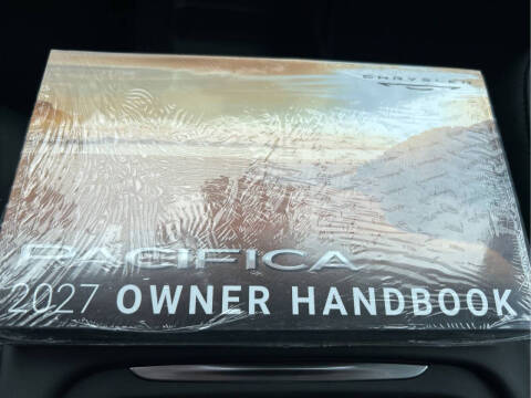 2027 Chrysler Pacifica Select