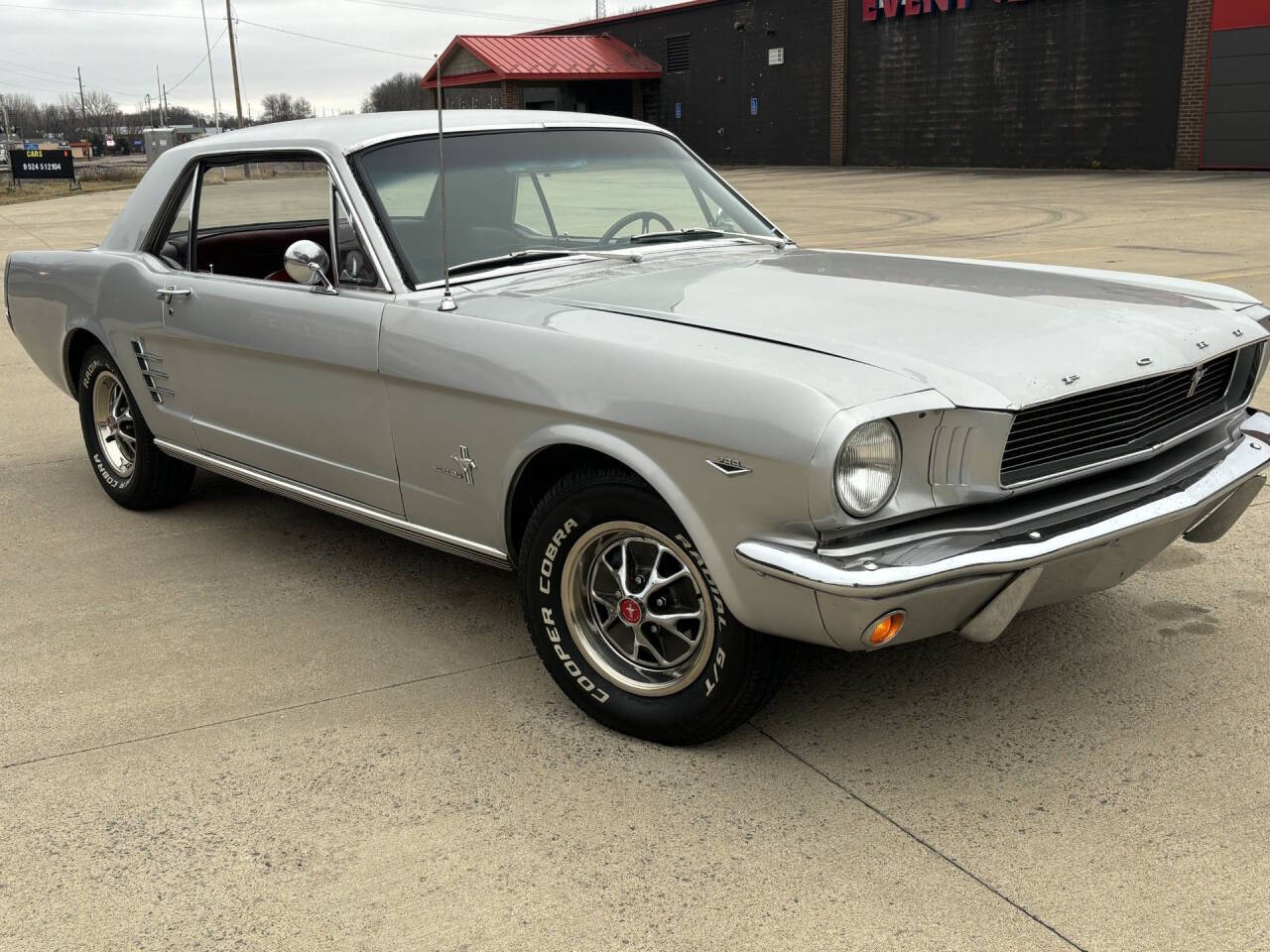 1966 Ford Mustang 2