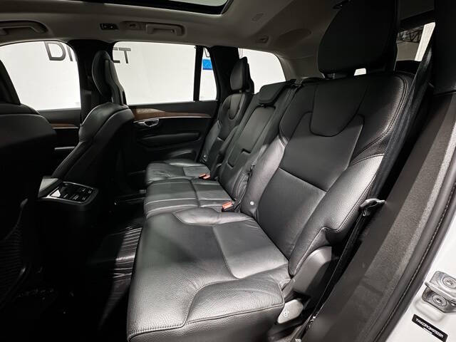 2021 Volvo XC90 T6 Momentum 7-Passenger