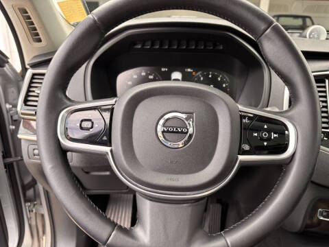 2016 Volvo XC90 T6 Momentum