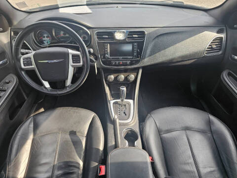 2014 Chrysler 200 Limited