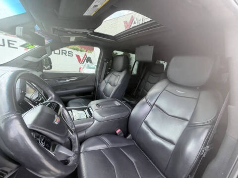 2017 Cadillac Escalade Platinum
