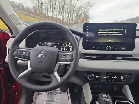 2026 Mitsubishi Outlander SE