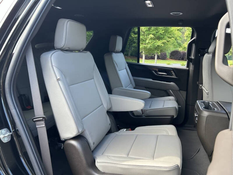 2025 GMC Yukon Elevation