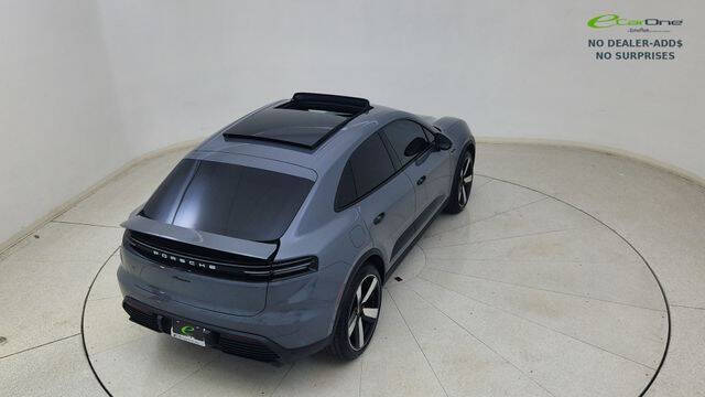 2025 Porsche Macan Electric