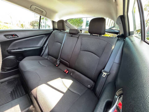 2022 Toyota Prius LE