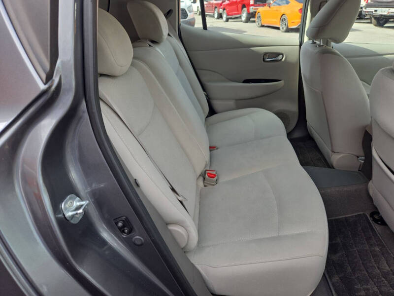 2015 Nissan LEAF SV
