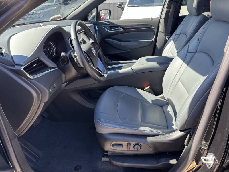 2023 Buick Enclave Essence
