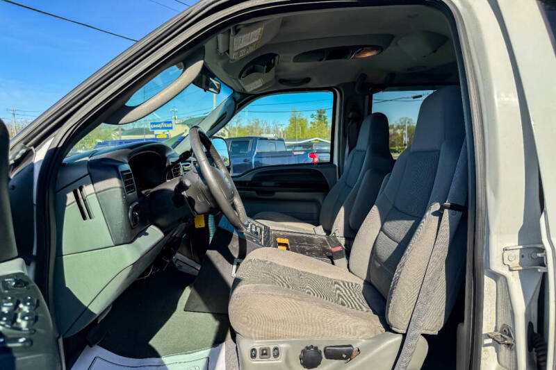 2005 Ford Excursion XLT