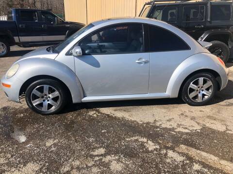 2006 Volkswagen New Beetle for sale at Monroe Auto's, LLC in Parsons TN