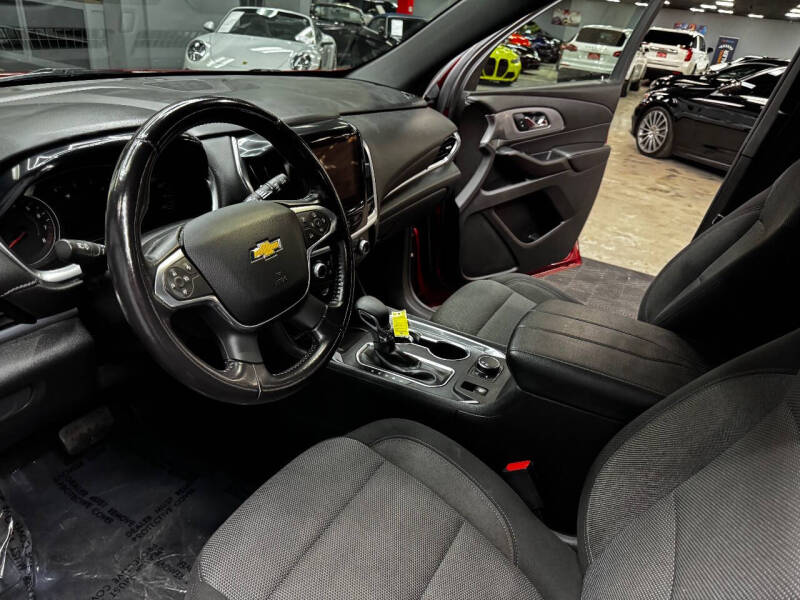 2022 Chevrolet Traverse LT Cloth