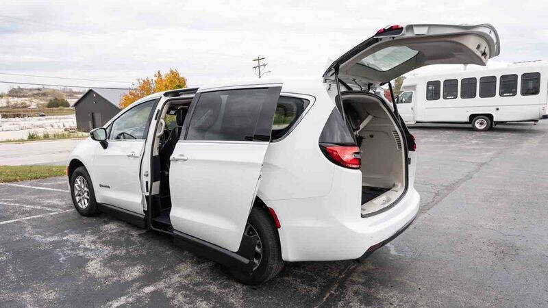 2024 Chrysler Pacifica Touring L