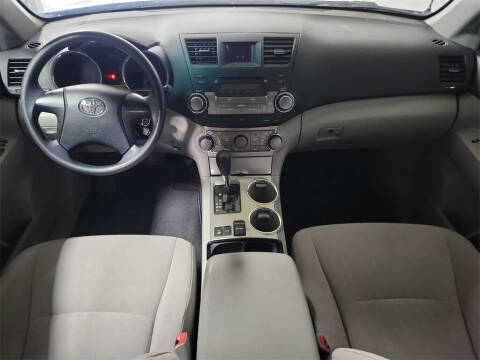 2012 Toyota Highlander SE