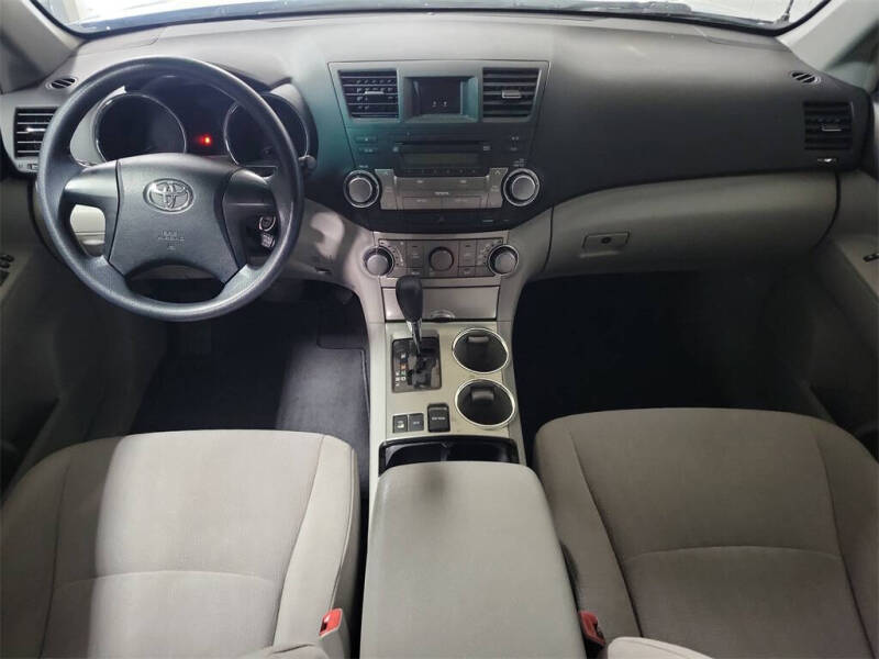 2012 Toyota Highlander SE