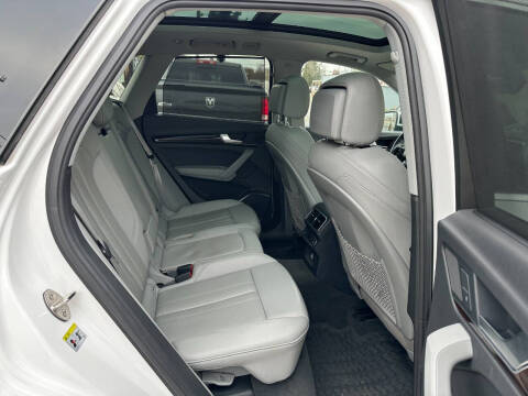 2018 Audi Q5 2.0T quattro Premium Plus