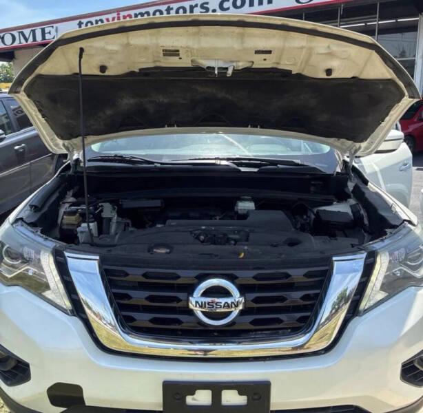 2020 Nissan Pathfinder SV