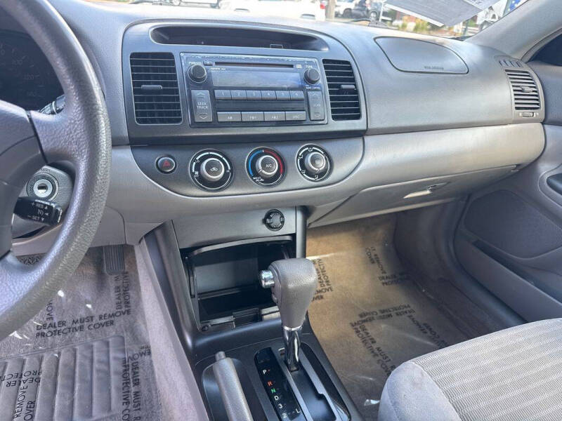 2005 Toyota Camry LE