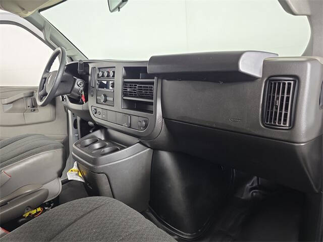 2024 GMC Savana 2500