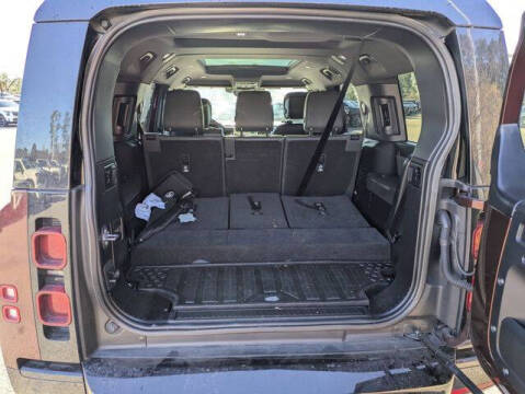 2023 Land Rover Defender 130 X-Dynamic SE