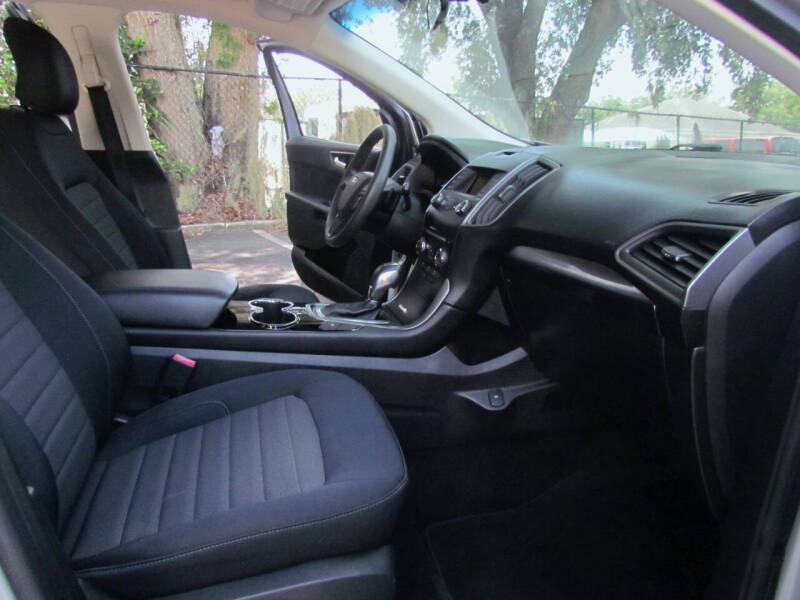 2018 Ford Edge SE