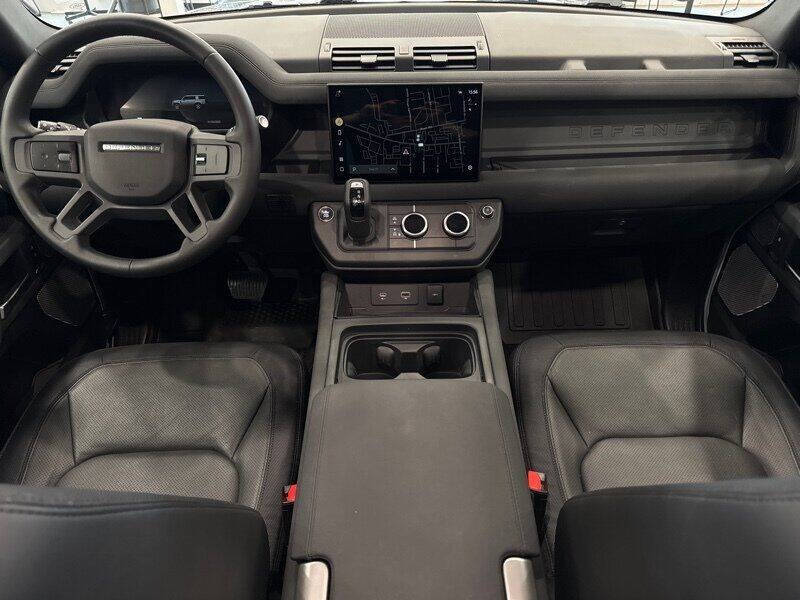 2023 Land Rover Defender 130 X-Dynamic SE