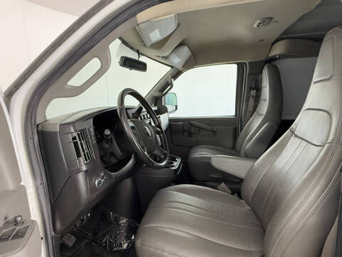 2023 GMC Savana 2500