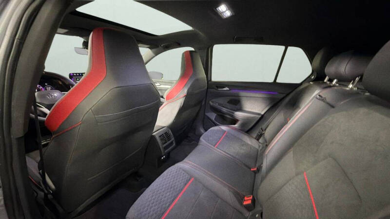 2025 Volkswagen Golf GTI SE