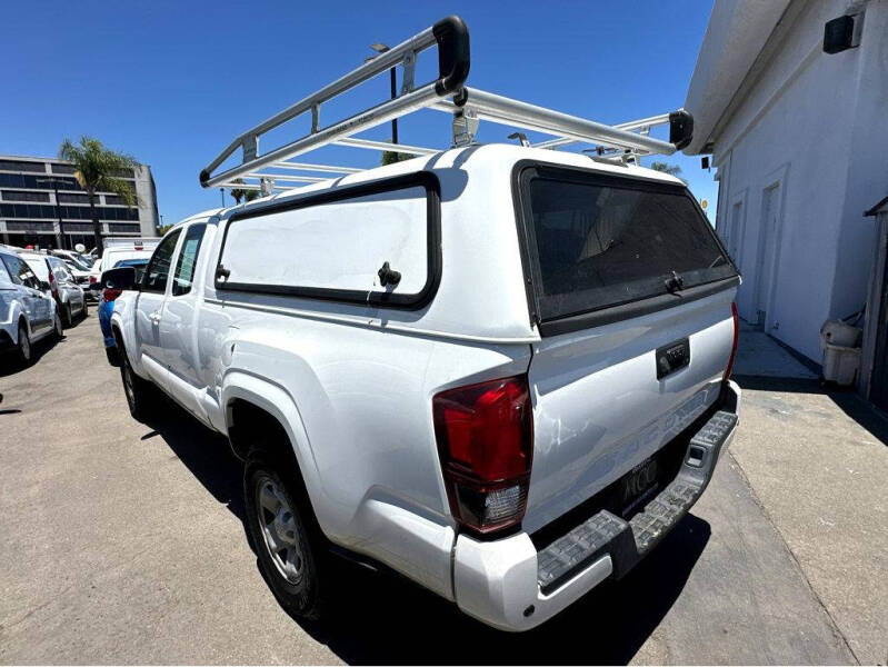 2018 Toyota Tacoma SR
