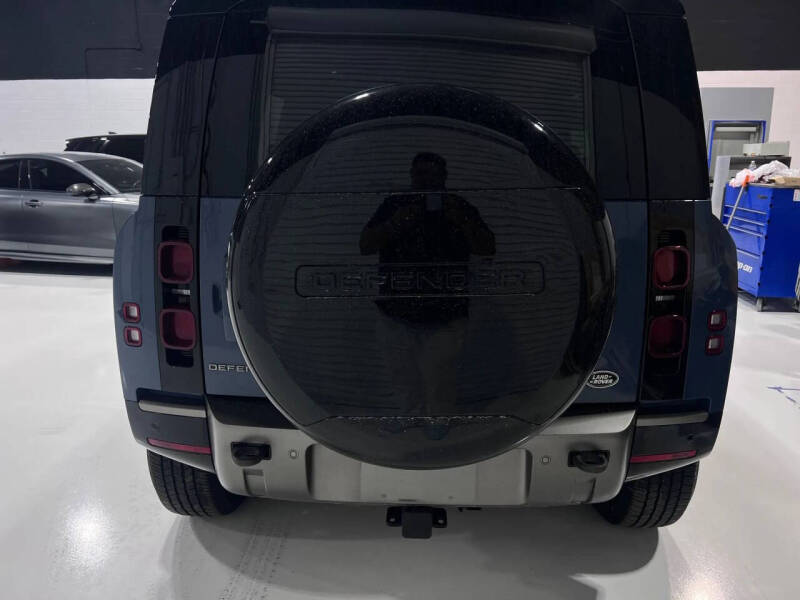 2022 Land Rover Defender 110 X-Dynamic SE