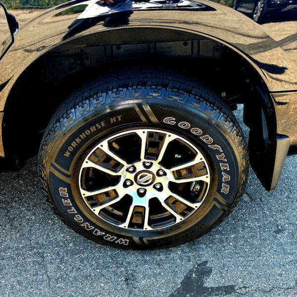 2021 Nissan Titan SV