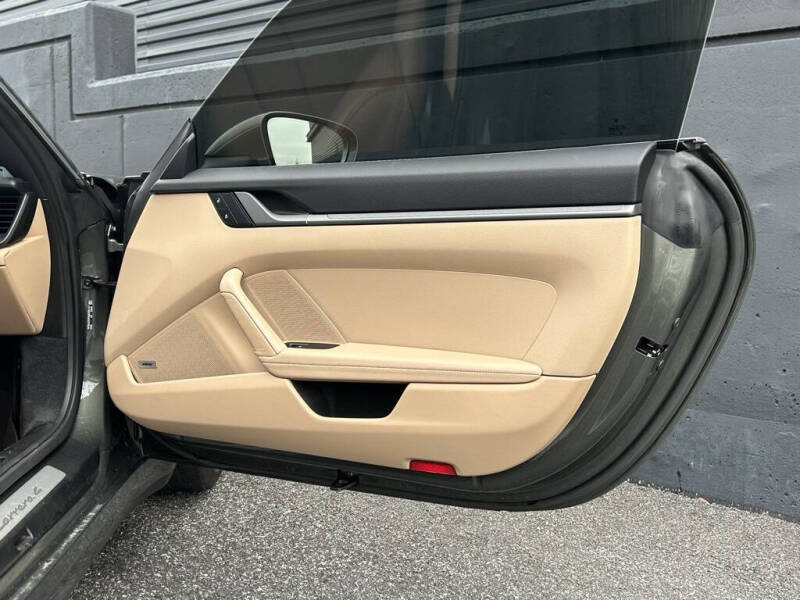 2022 Porsche 911 Carrera 4