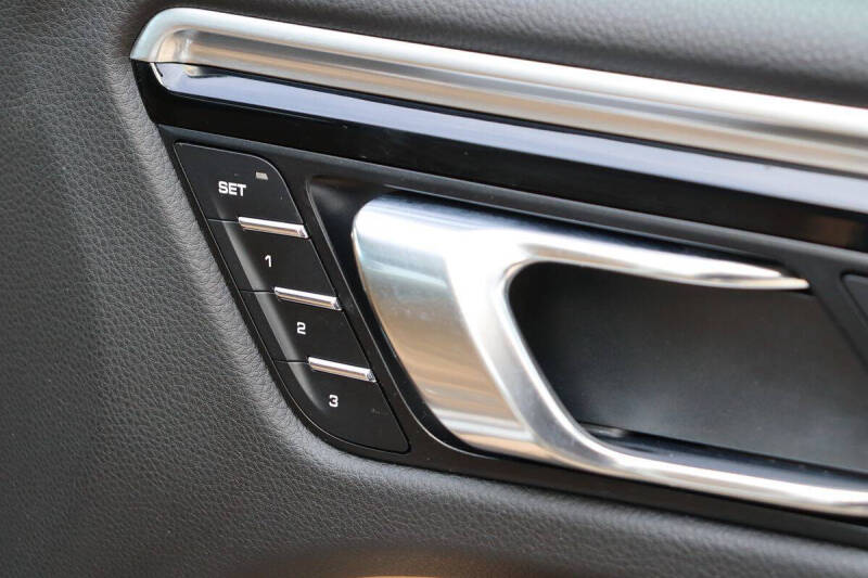 2017 Porsche Macan S